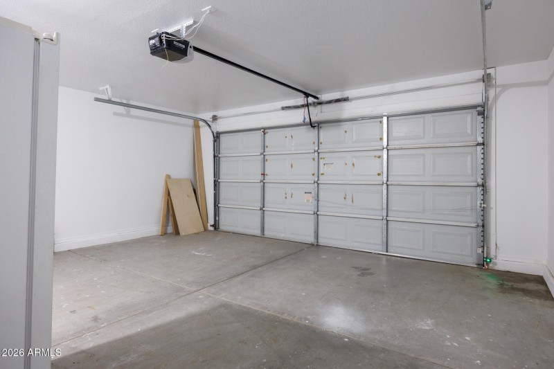 1718 E Birch St - Garage