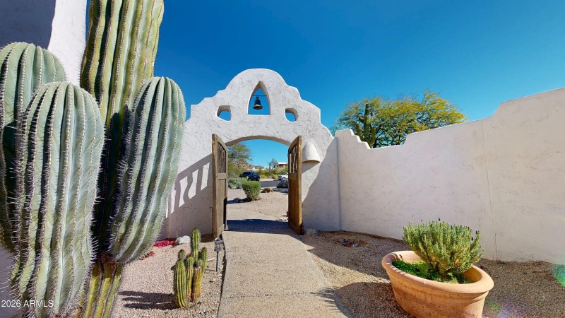 Entrance-into-Courtyard