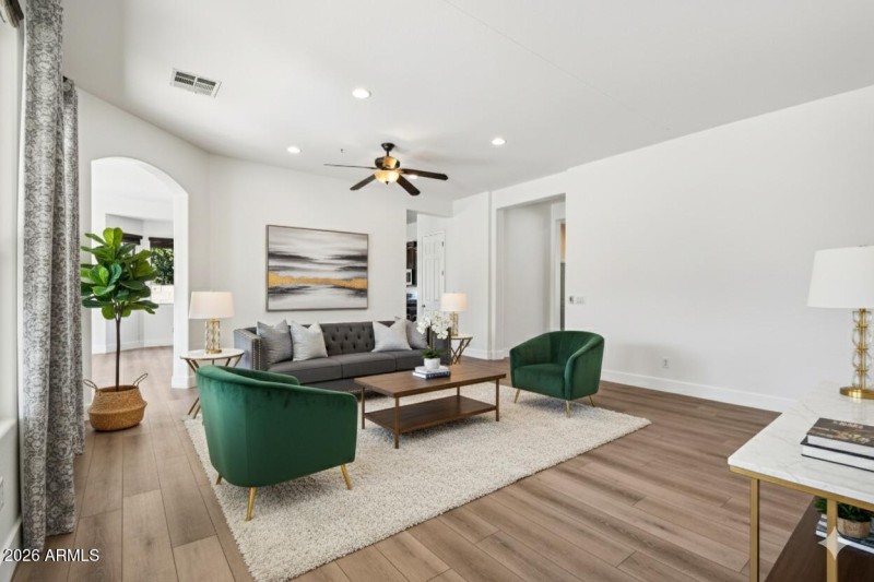 7-web-or-mls-S Roca St-S0702-007-staged