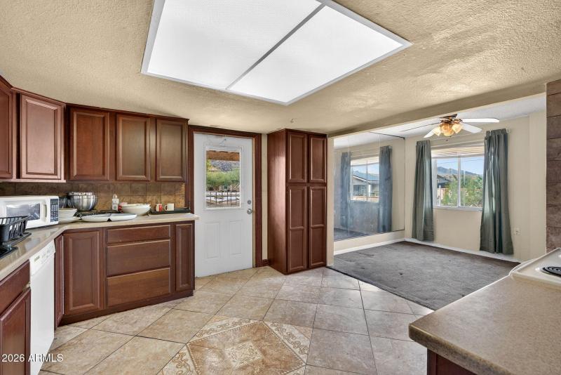 14-web-or-mls-52-S 4th St