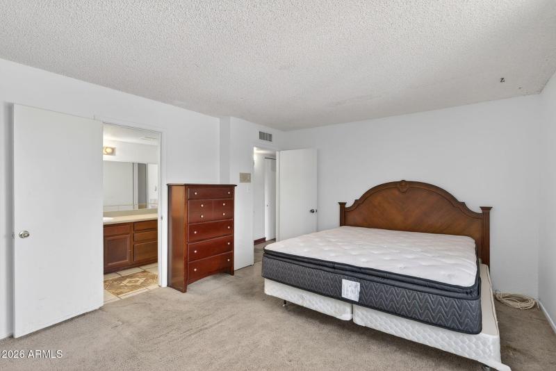 18-web-or-mls-45-S 4th St