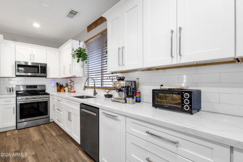 14-web-or-mls-3892-e-ironhorse-rd