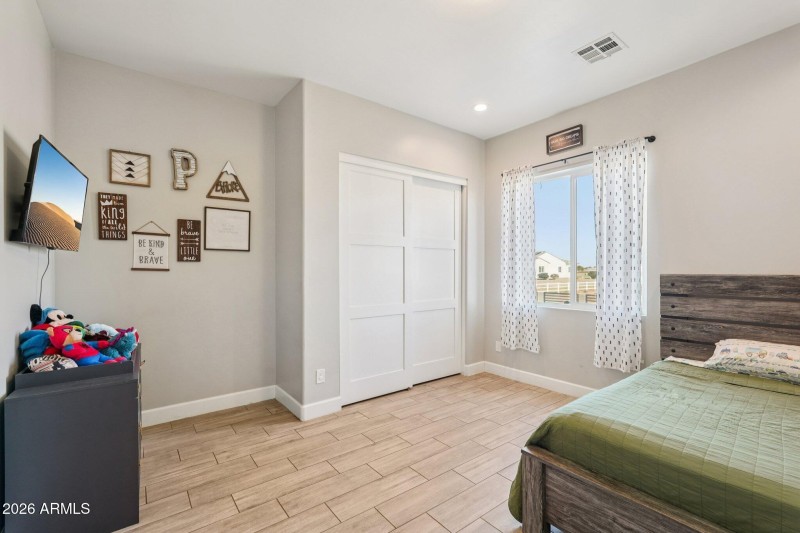 28-web-or-mls-S 229th Ln-S1002-028