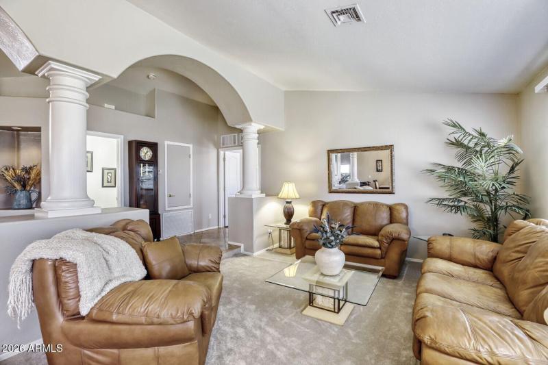 2360 N Yale - Web Quality - 005 - 05 Liv