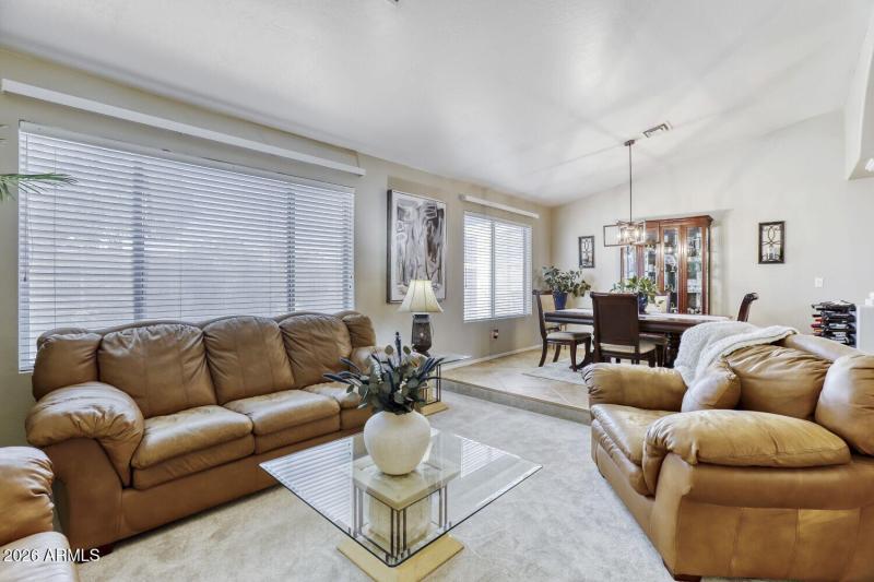 2360 N Yale - Web Quality - 006 - 06 Liv