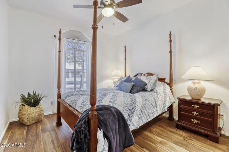 2360 N Yale - Web Quality - 018 - 18 Bed