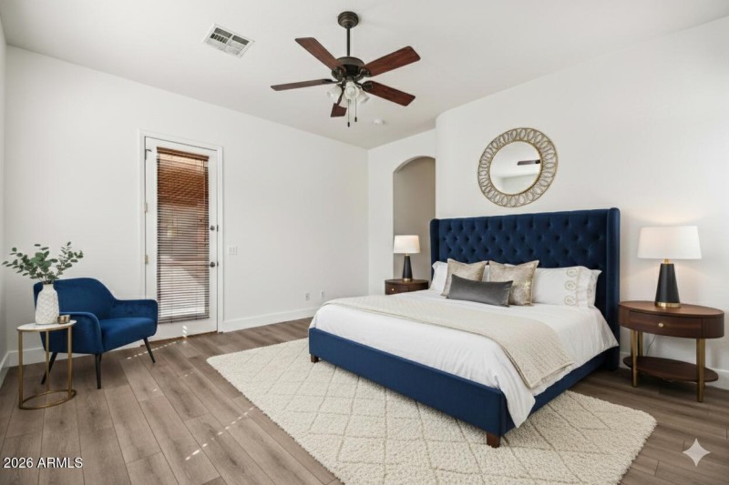 19-web-or-mls-S Roca St-S0702-019-staged