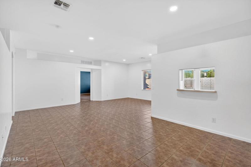 11-web-or-mls-15W Southgate Ave