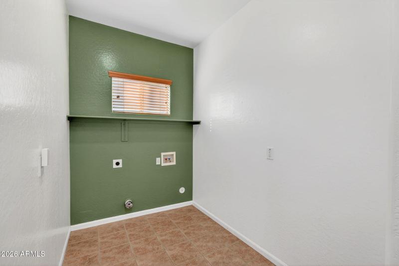 40-web-or-mls-12W Southgate Ave