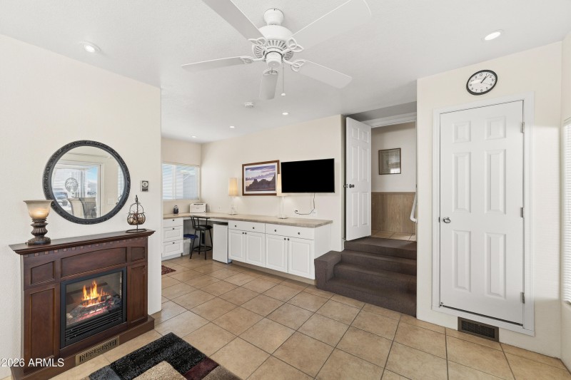 005___111 S Greenfield Rd unit 490