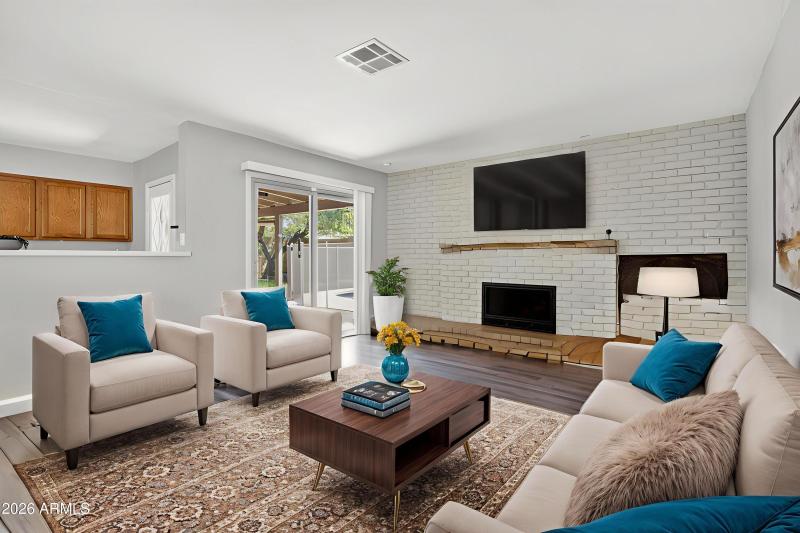 53rd Dr Family Room Virtually Staged