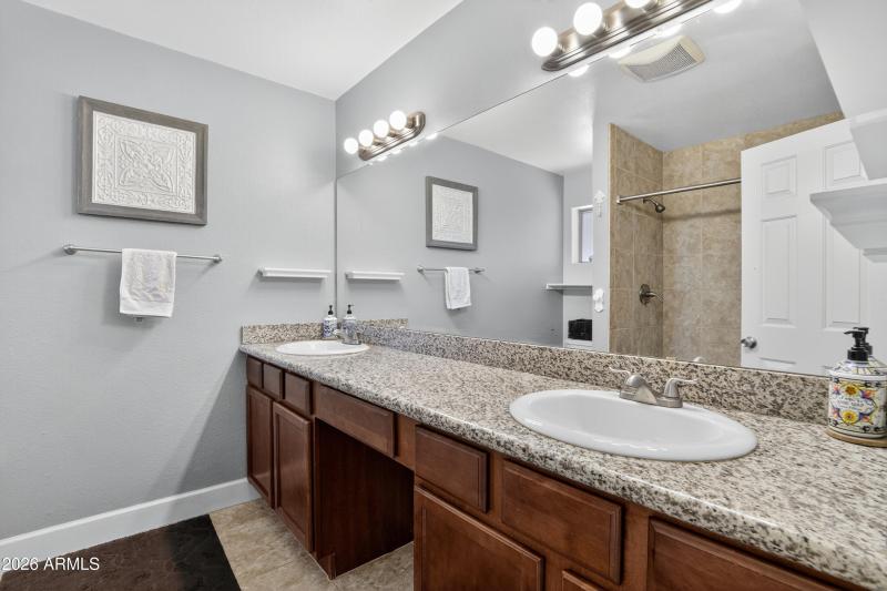 53rd Primary Bathroom Pic 1