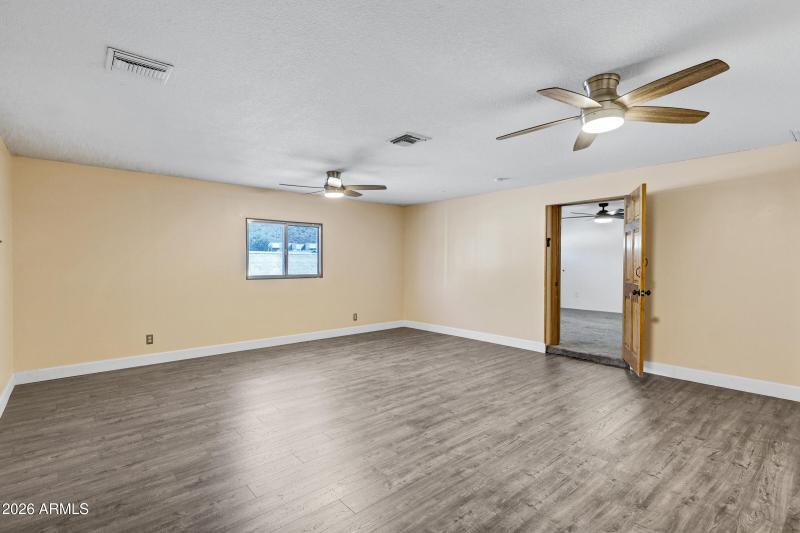 1521 W Thunderbird Rd-16