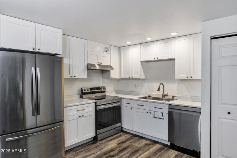 1521 W Thunderbird Rd-11