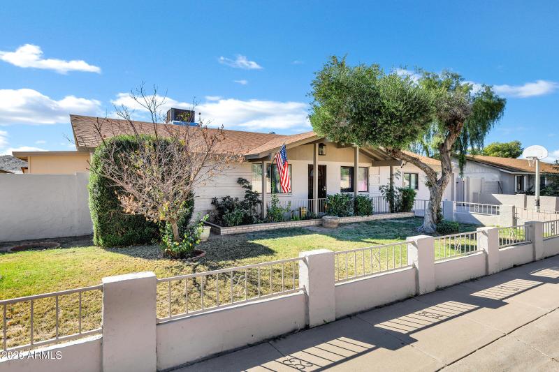 1521 W Thunderbird Rd-2