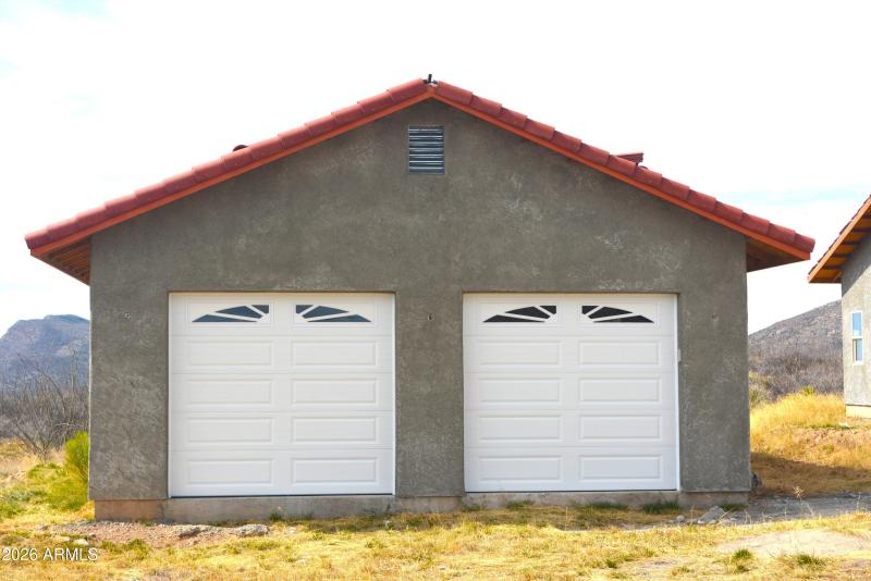 Detached Garage