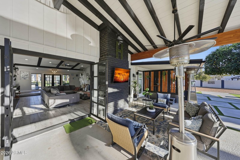 Amazing indoor outdoor living