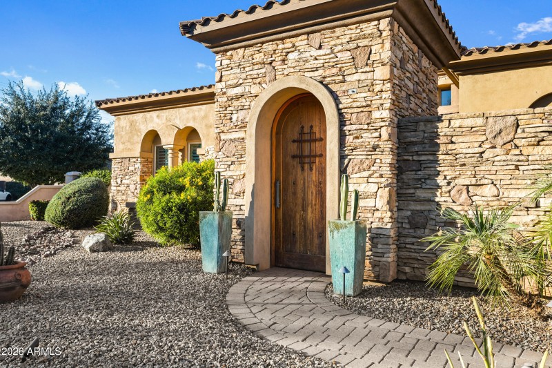 8832 E Wethersfield Rd-5