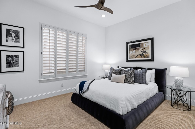 8832 E Wethersfield Rd-37