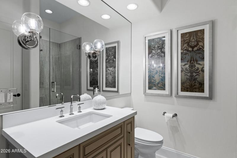 8832 E Wethersfield Rd-38