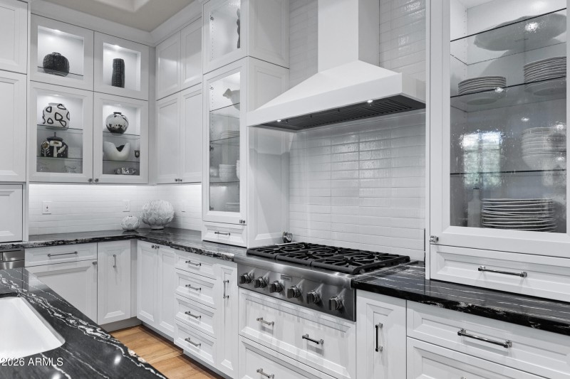 8832 E Wethersfield Rd-50