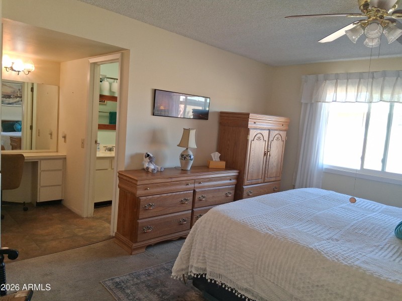 13663 Primary Bedroom3