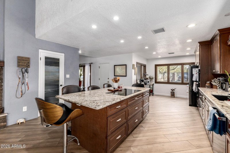 Granite Island & Open Layout