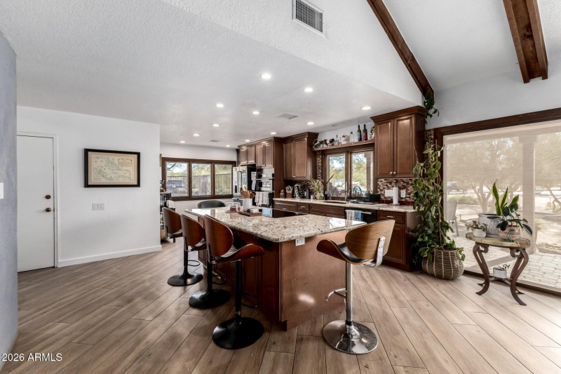 Gourmet Kitchen & Island Seating
