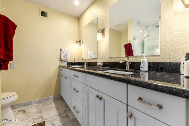 Dual Vanity Primary Bath