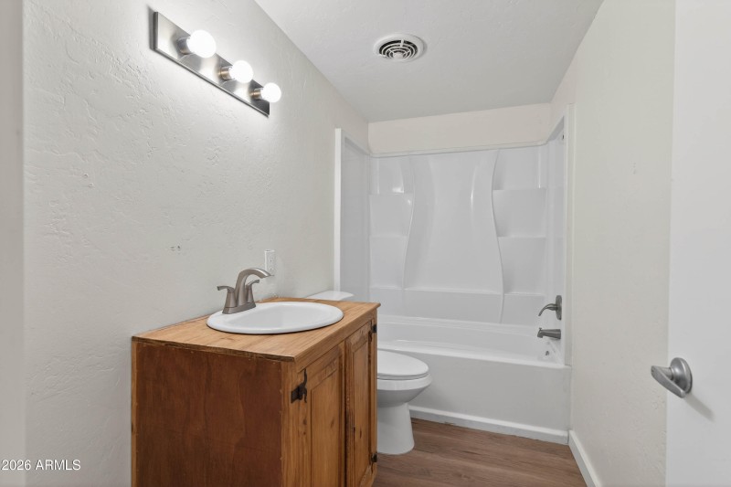 Interior - 3344 Quail Run Dr-20