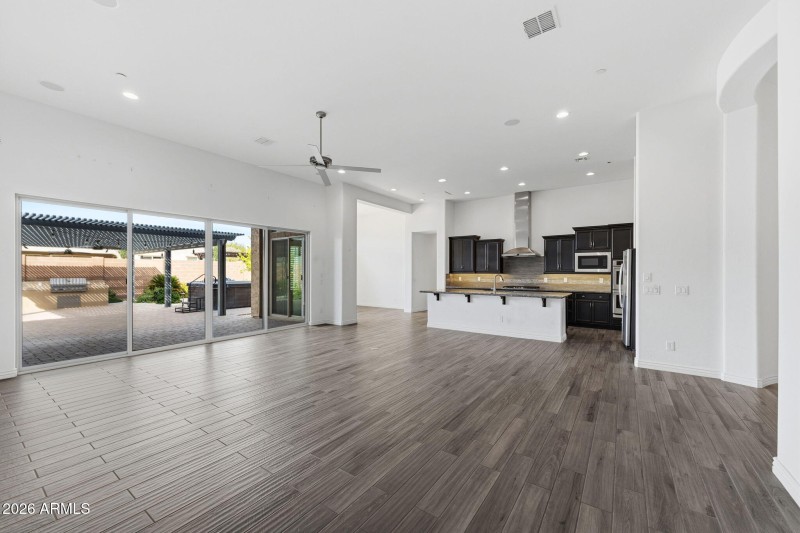 009___3856 E Fairfield St