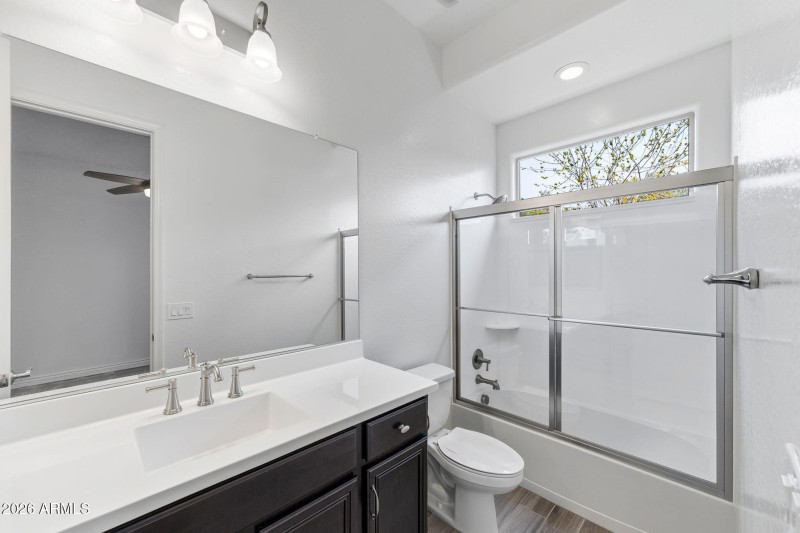 032___3856 E Fairfield St