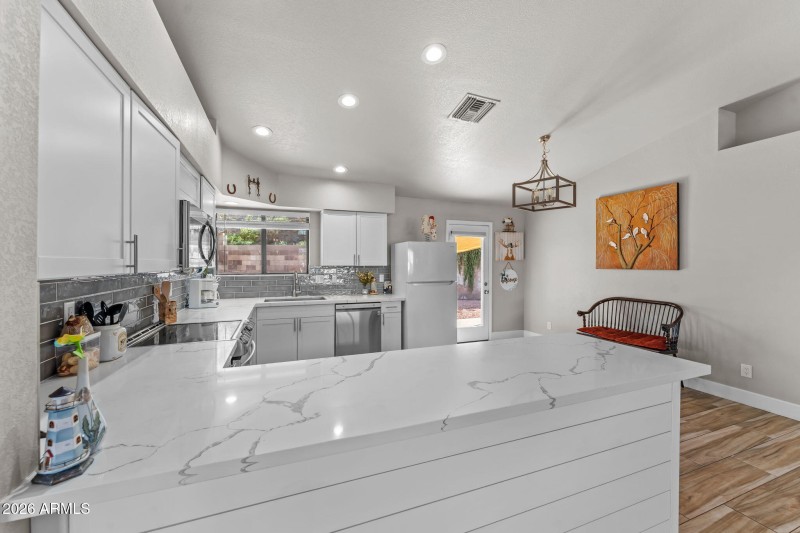 8-web-or-mls-DSC09577