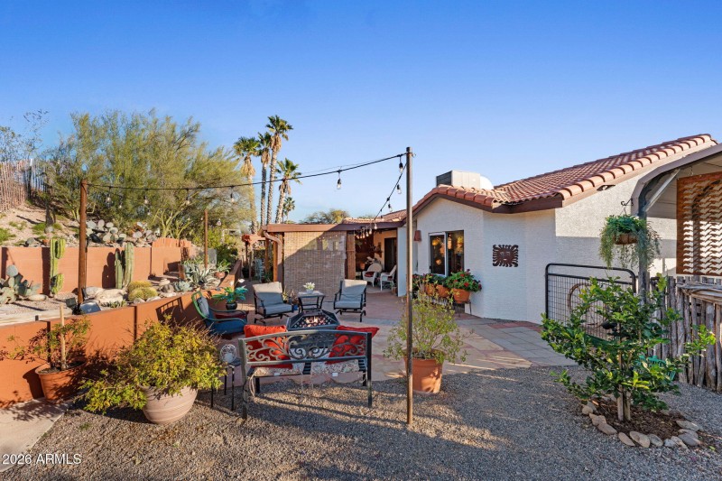 1130 N Coyote Crossing