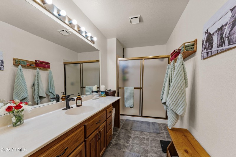 1130 N Coyote Crossing