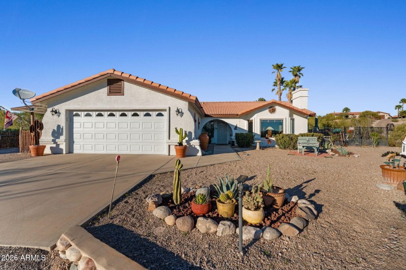 1130 N Coyote Crossing