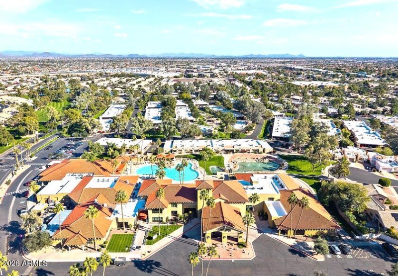 Community Center w/Pools & Workout