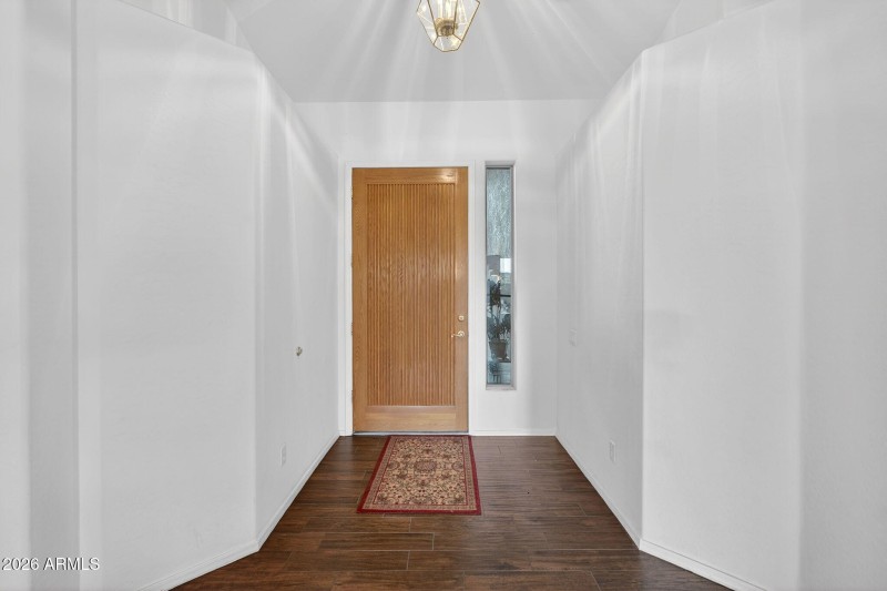 5-web-or-mls-11E Knoll Cir