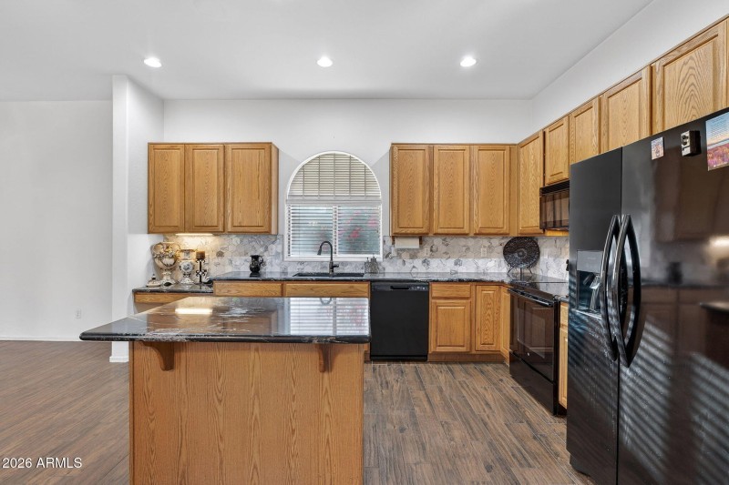 10-web-or-mls-23E Knoll Cir