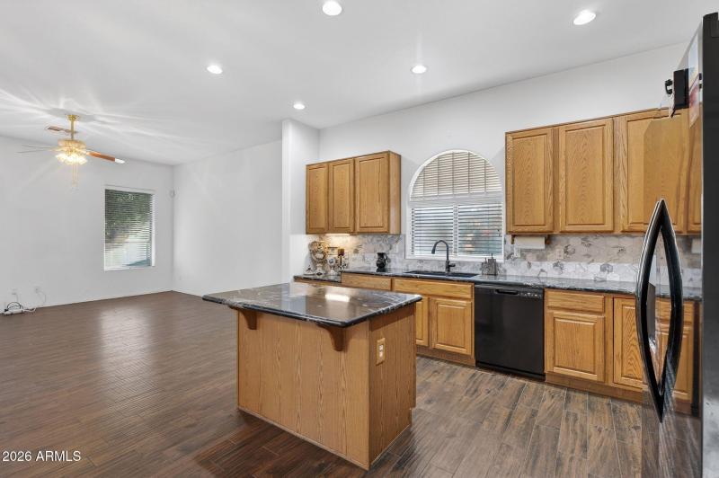 11-web-or-mls-24E Knoll Cir