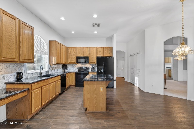 13-web-or-mls-26E Knoll Cir