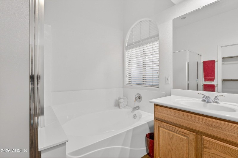 30-web-or-mls-19E Knoll Cir