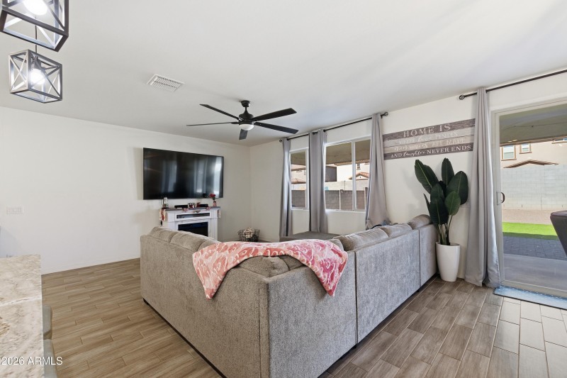 17168_W_Running_Deer_11