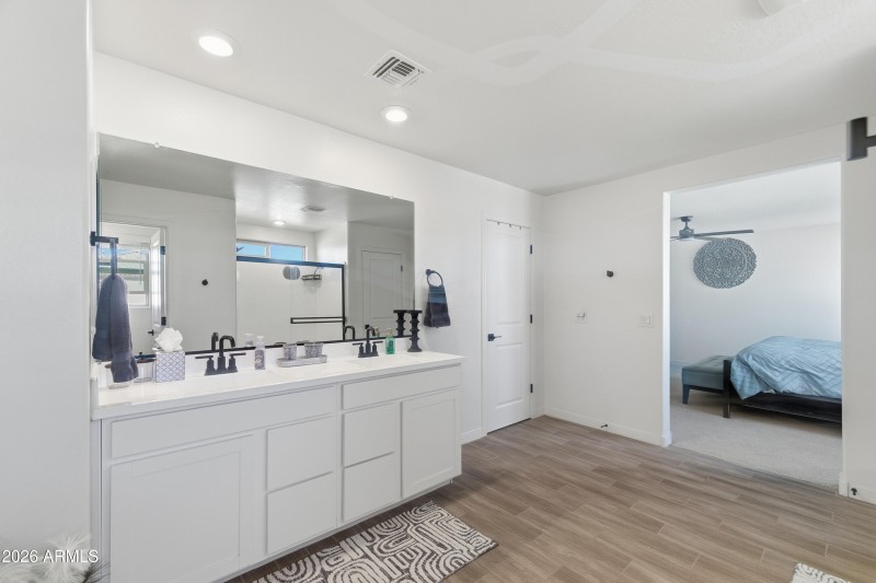 17168_W_Running_Deer_25