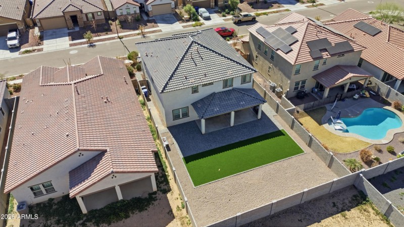 17168_W_Running_Drone_6