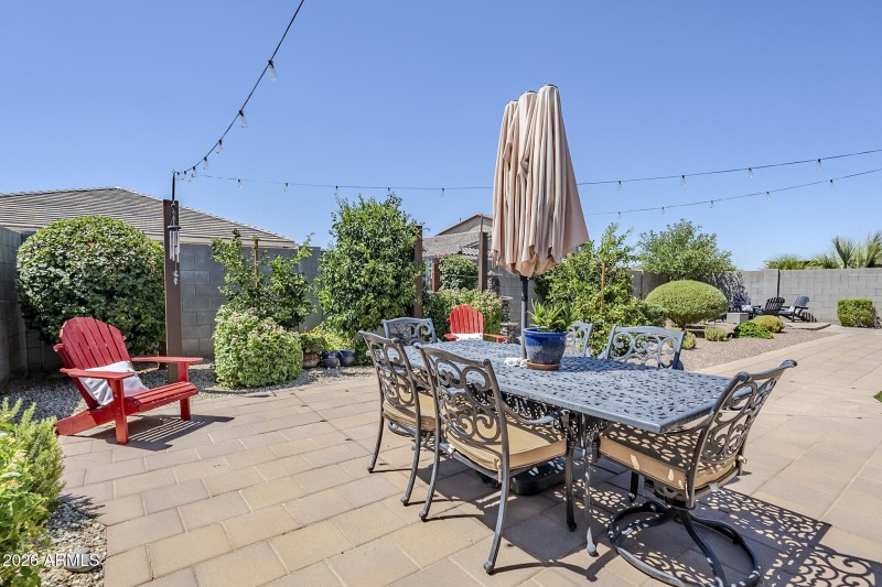 Pavers & Lush Landscaping