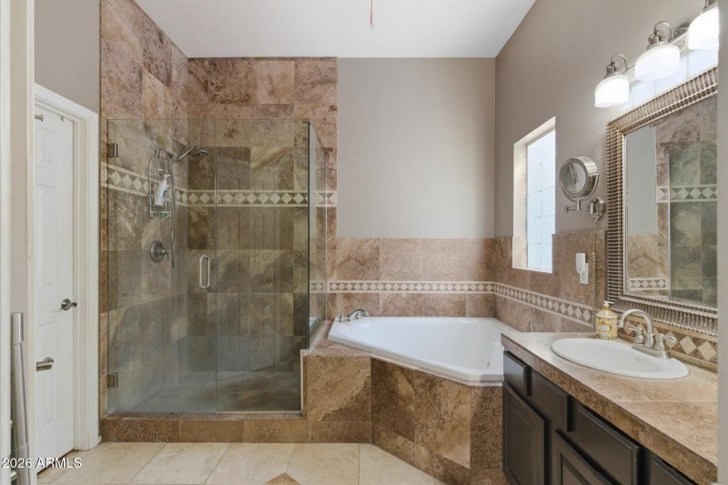 jetted tub plus great closet