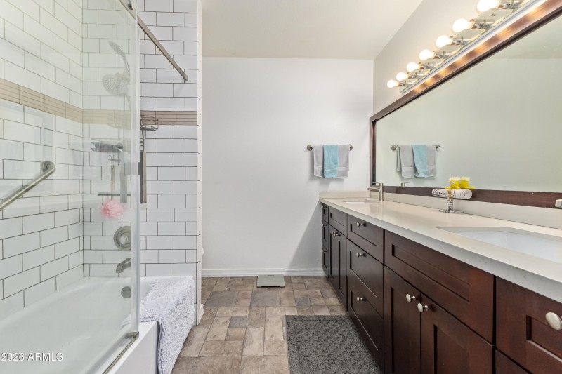 698c45_18 - Fairfield