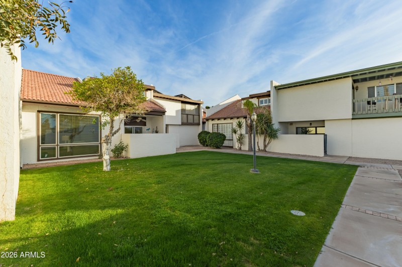 698c45_32 - Fairfield