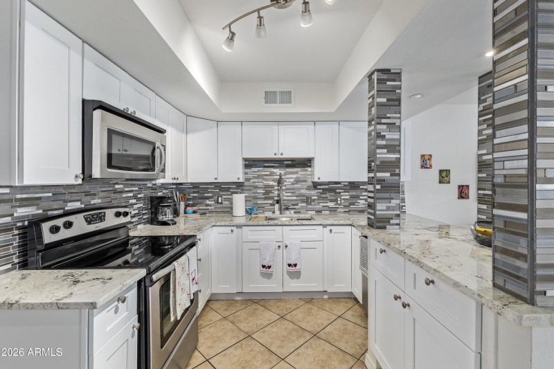 698c45_12 - Fairfield